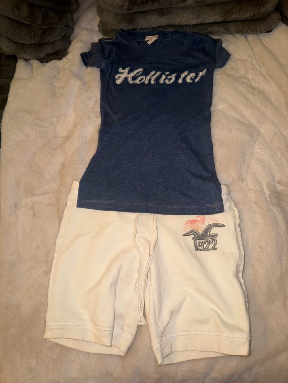 Xs Hollister Blue Tee with White  Shorts